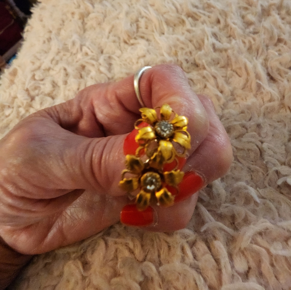 Vintage Goldtone Post Earrings